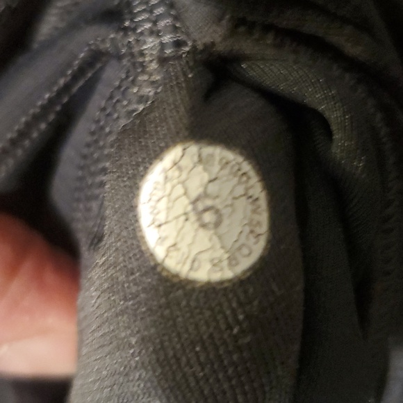 Lululemon leggins size 6 - Picture 5 of 5